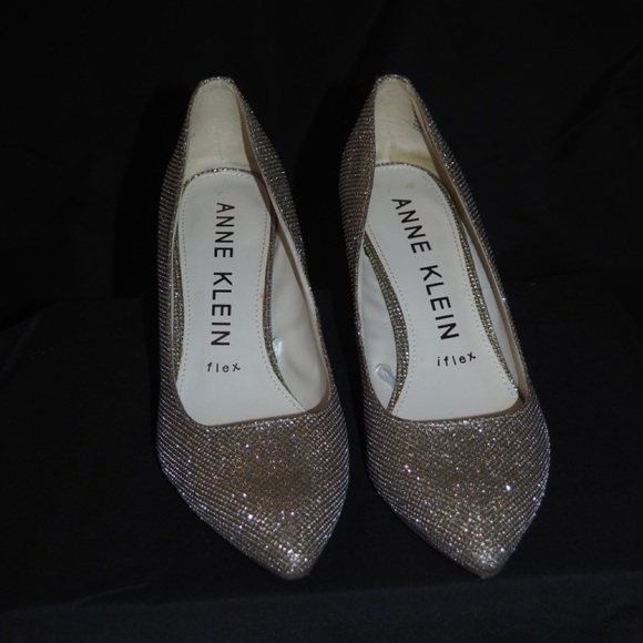 Shoes - Picture 2 of 11